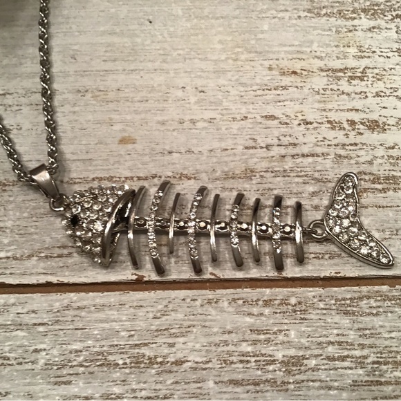 🩸[2/$32.00]🩸Fishbone Necklace - Picture 3 of 6